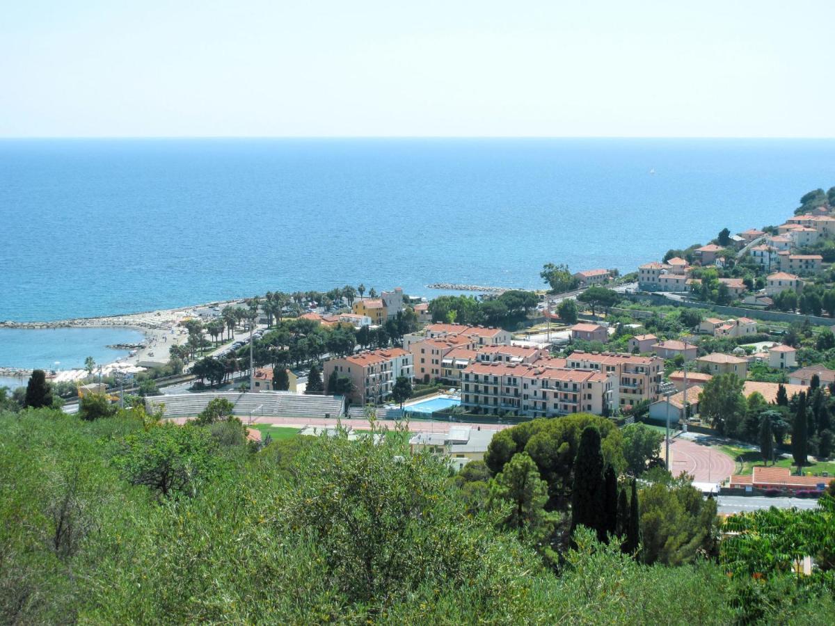 Apartment Cala Azzurra - Imp312 By Interhome Imperia Eksteriør bilde