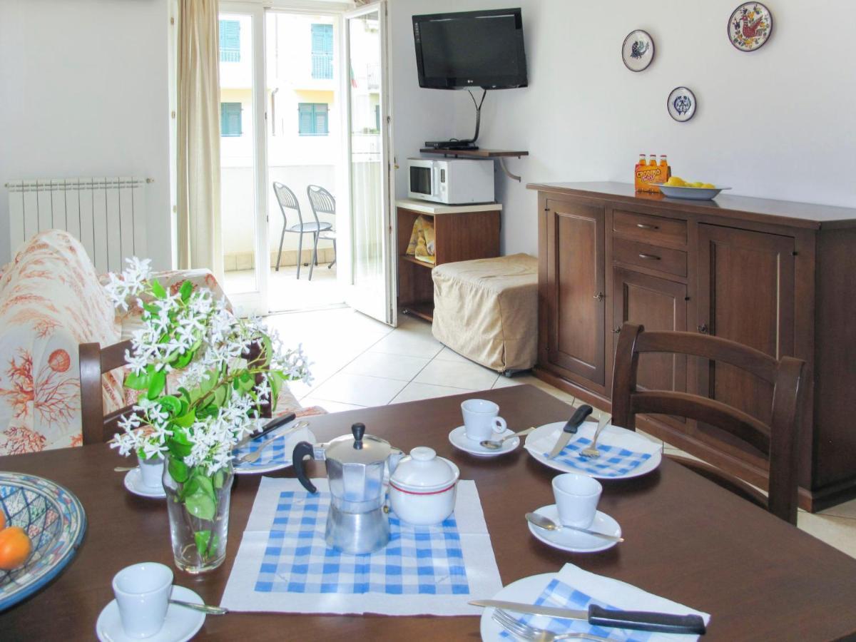 Apartment Cala Azzurra - Imp312 By Interhome Imperia Eksteriør bilde