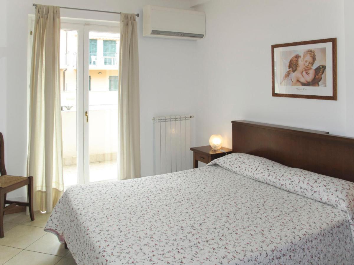 Apartment Cala Azzurra - Imp312 By Interhome Imperia Eksteriør bilde